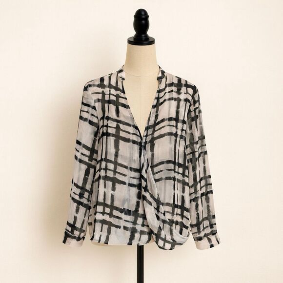 Banana Republic SZ M checkered blouse - Picture 1 of 4